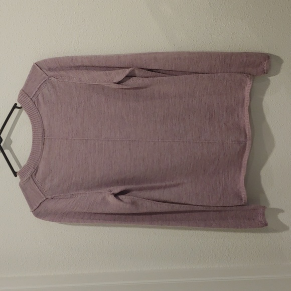 Gap Brand Lavender Purple wool sweater large. 78% Wool. - Picture 3 of 7